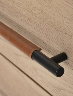 Avalon 3-Drawer Dresser -VIAN Furniture Shop 108448 002 det 5 7e51c060 4f86 4de5 850d 69d6aa0f4c11