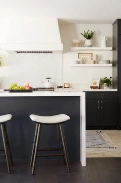 Svetta Counter Stool -VIAN Furniture Shop 20190529 eaglerock home15067 retouched 71de262e a175 4367 9904 1e4ddaebaa0e