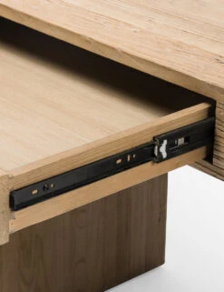 Mags Desk -VIAN Furniture Shop 225946 002 DET 4