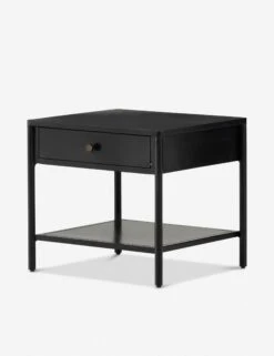 Mathus Side Table -VIAN Furniture Shop 228766 001 PRM 1 d93a82a3 8caf 459c 9bb3 a345d43d2a9b