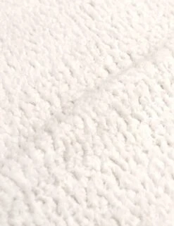 Ruby Platform Bed -VIAN Furniture Shop 922QSHPSNTR 10 SITECROP db0af302 a2c1 4cd9 a2c5 10423d39b977