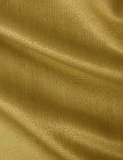 Ruby Platform Bed -VIAN Furniture Shop 922QTTNCTR 10 SITECROP 038be0ad 6ad4 4b61 9720 a467a2ca64b7