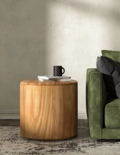 Rojas Round Side Table -VIAN Furniture Shop CH 1002235 MX01 FN LV ST NT OS LIFESTYLE01