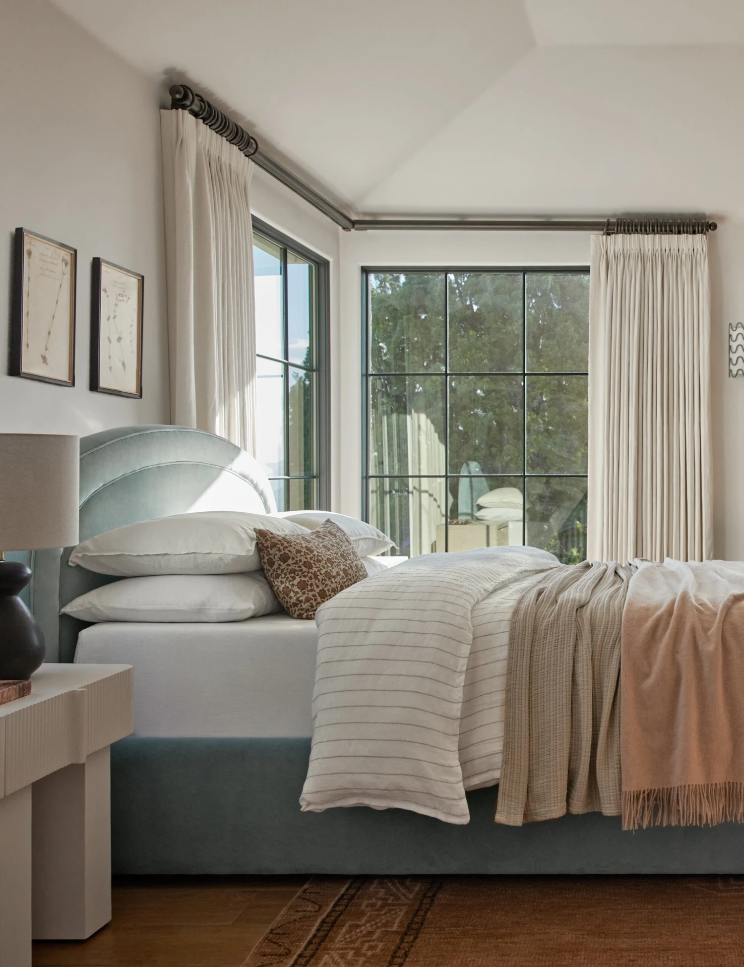 Newbery Platform Bed 13 Newbery Platform Bed - Image 11