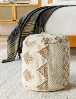 Solfrid Pouf -VIAN Furniture Shop gbpf001 styleshot 201