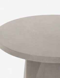 Mara Indoor / Outdoor Side Table -VIAN Furniture Shop vthy 039 det 4 1